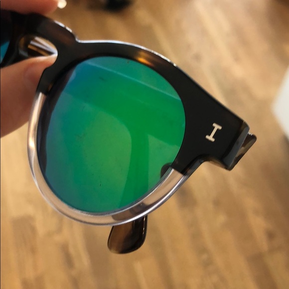 MOVING SALE MAKE ME AN OFFER - Picture 4 of 7